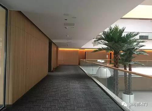 山東實(shí)木復(fù)合門生產(chǎn)廠家金馬首-東盟國際生態(tài)城會(huì)展中心內(nèi)部